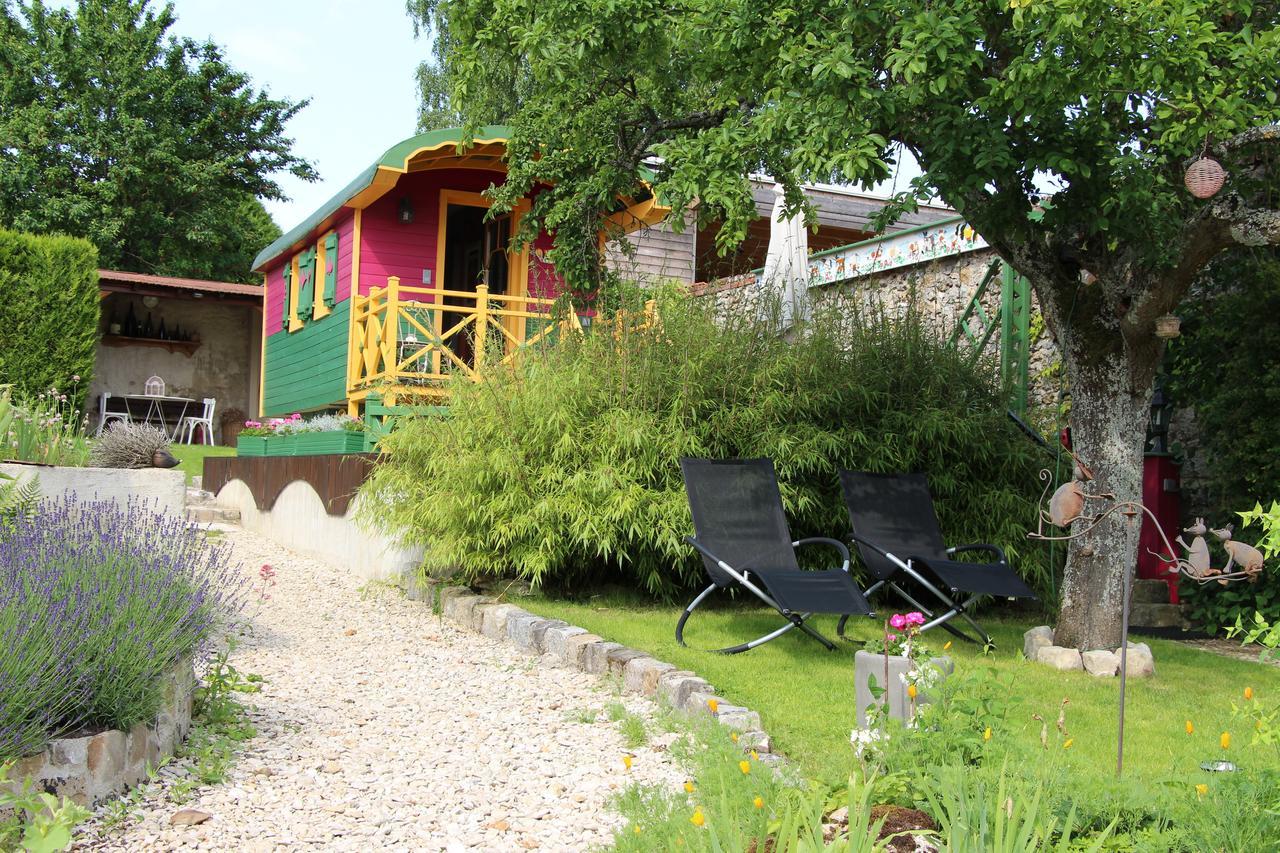 Bed and Breakfast Roulotte La Dominique Romery  Exterior foto