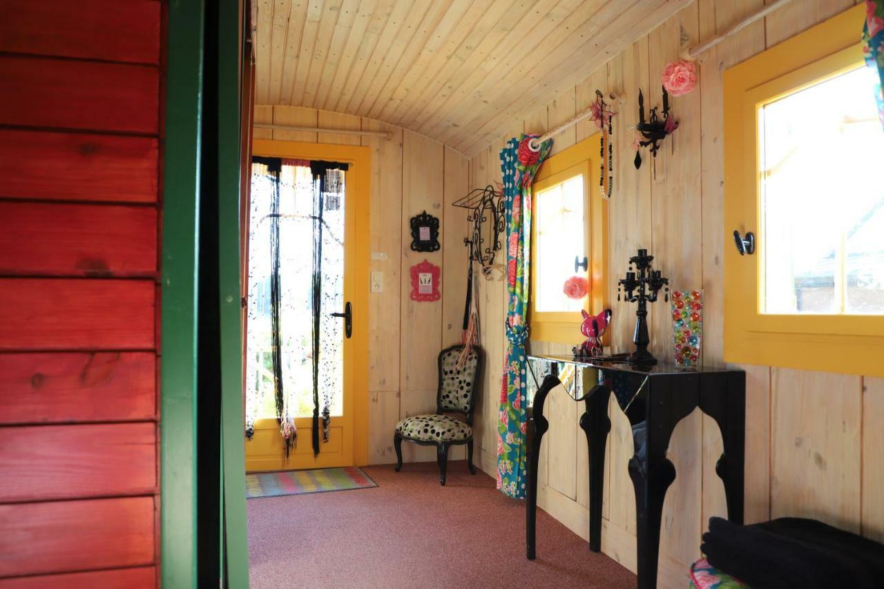 Bed and Breakfast Roulotte La Dominique Romery  Exterior foto